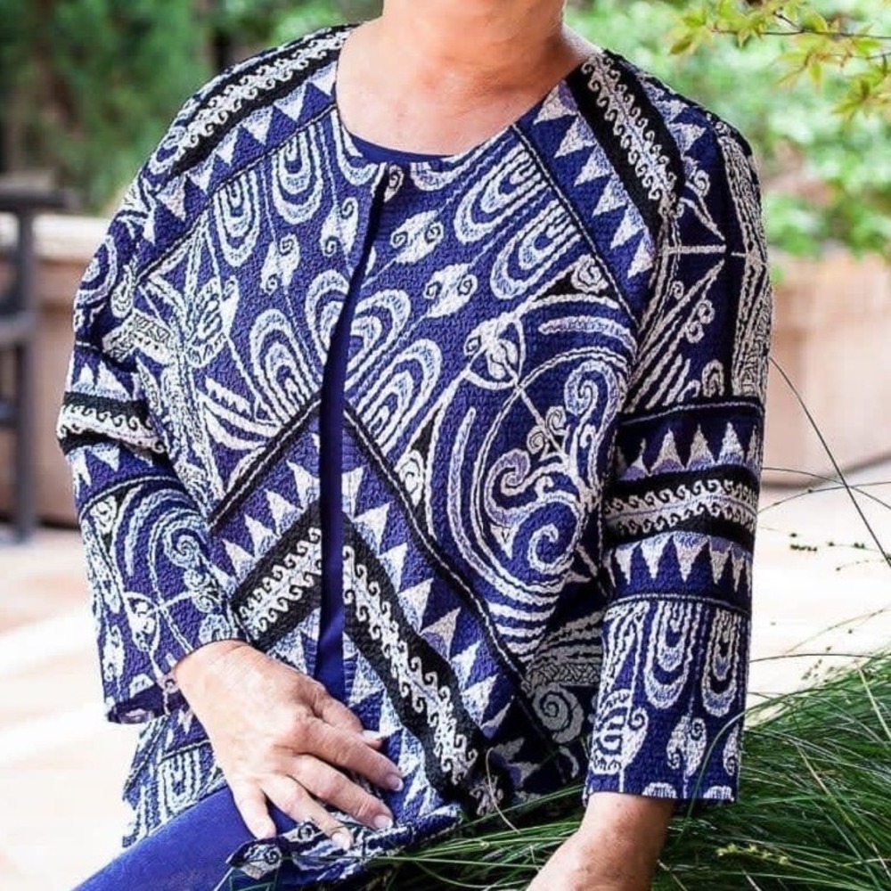 Travelers Collection Chicos Blue White Tribal Paisley Cardigan Jacket Size 1 M 8